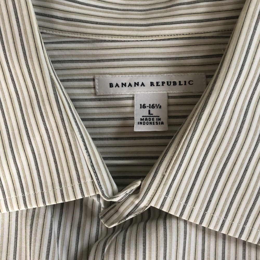 Banana Republic,
size Large, men’s shirt